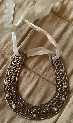 Silver white metal horseshoe - silver,