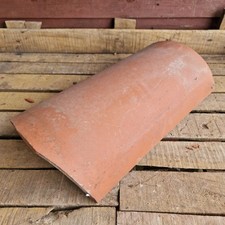Single Segmental Reclaimed Red Natural Clay Ridge 18 In / 450mm Corner Cut
