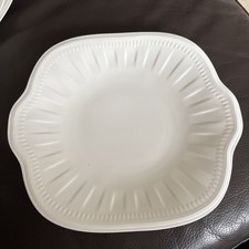 Wedgwood Colosseum Square Cake