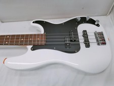 SQUIER BY FENDER AFFINITY