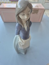 Nao LLADRO Figurine of a