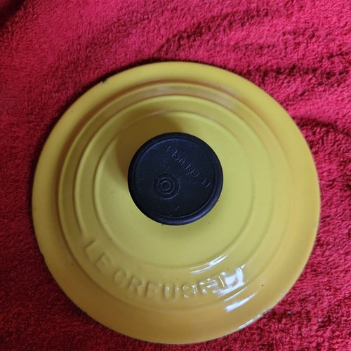 Creuset vintage yellow - le, cast