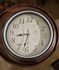 Modern 'Retro vintage' wall clock with electric mechanism (1×AA) used but in VGC