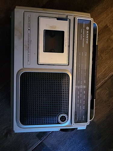 Vintage sanyo radio cassette - sanyo,
