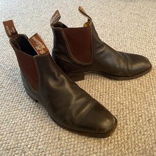 R M Williams Leather Craftsman