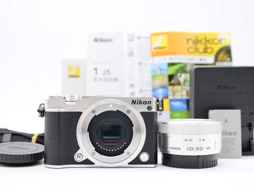Nikon camera silver - j5,