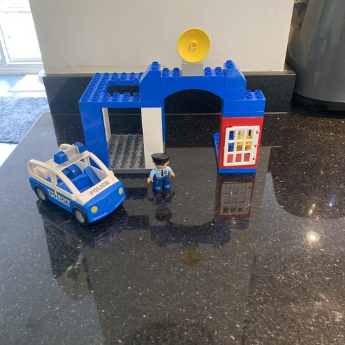 Duplo police car figures - duplo,