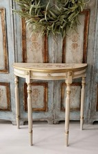 BEAUTIFUL CONSOLE TABLE