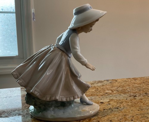 Nao llardo figurine 0297 - llardo,