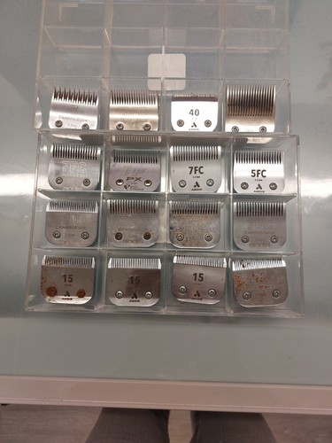 Selection clipper blades - of,