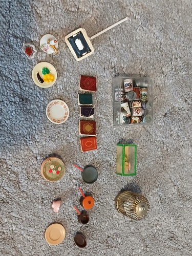Bundle vintage dolls house - bundle,
