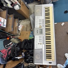 Yamaha DGX-205 Electric Keyboard (tested)