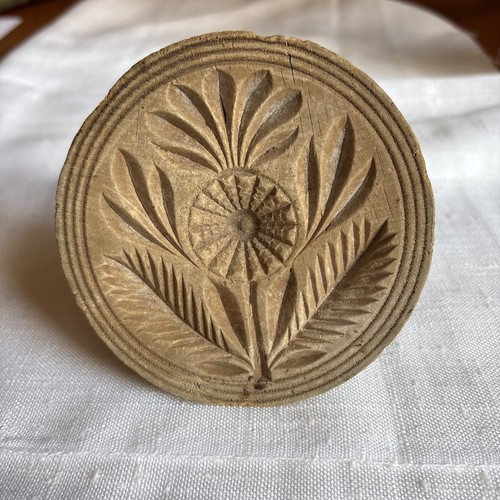 Antique wood daisy flower - daisy, hand
