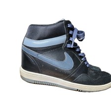 Nike Dunk Sky High Essentials