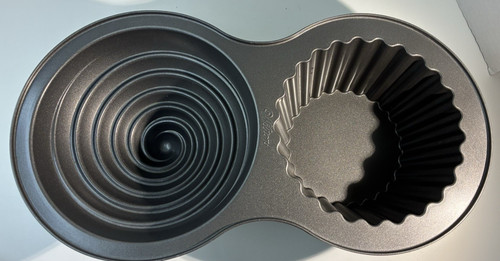 Wilton giant cupcake pan - cupcake,