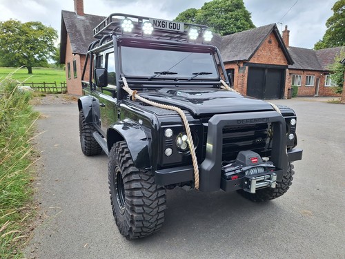 Land rover defender spectre - land,