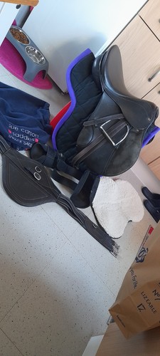 Equestrian joblot jump saddle - equestrian,