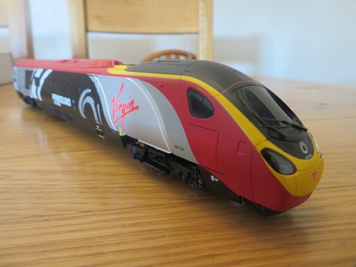 Hornby virgin pendolino - hornby, alstom