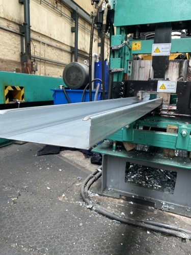 Sections z purlins - c,
