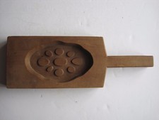 VINTAGE WOODEN ORIENTAL BUTTER