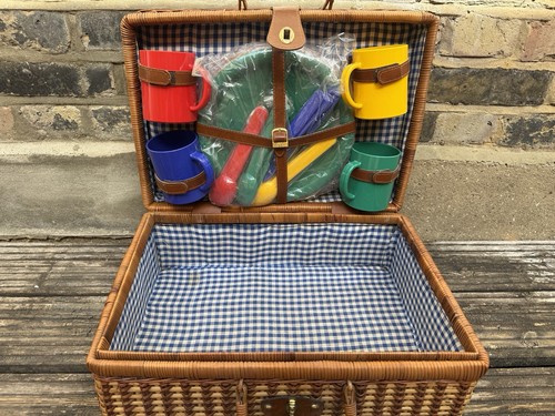 Vintage wicker picnic - wicker,