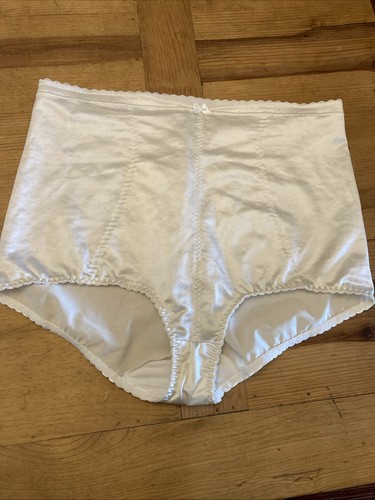 Vintage ladies knickers - knickers, cream