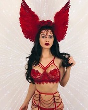 Burlesque Rose & Feather