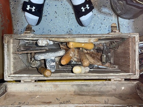 Plastering and sheetrock tools - plastering,