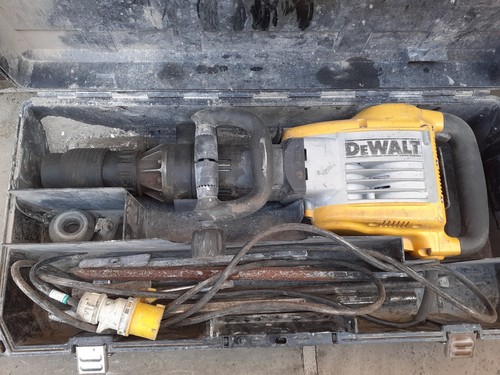 Large dewalt breaker d25940k - breaker,