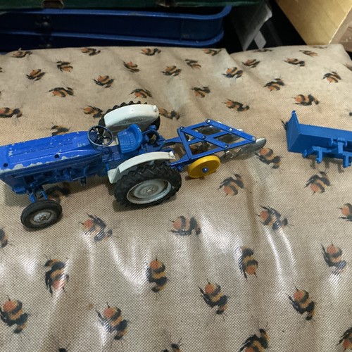 Britains ford 5000 with plough - 5000,