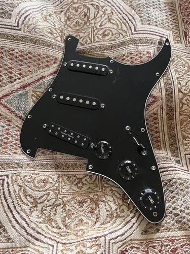 Loaded strat pickguard plate - pickguard, s/plate