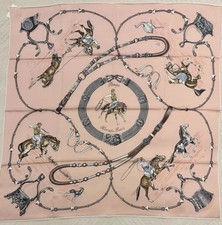 Unused w/box HERMES Carre 70