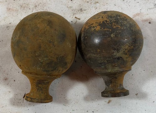 Antique brass spherical ball - brass,