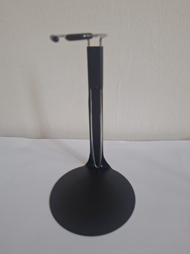 Black metal dollstand for 8 - black,