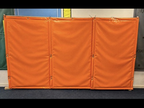 Acoustic sound barrier heras