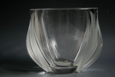 LALIQUE TWO TULIPS GLASS VASE