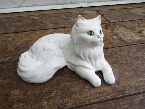 Vintage sylvac lying down cat - sylvac,