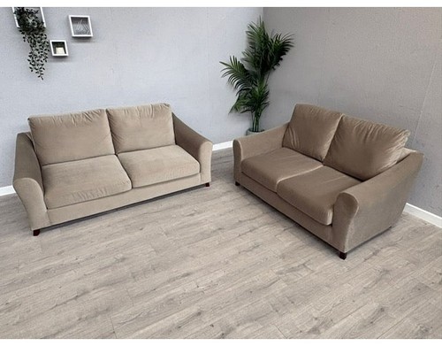 Laura ashley baslow - laura,