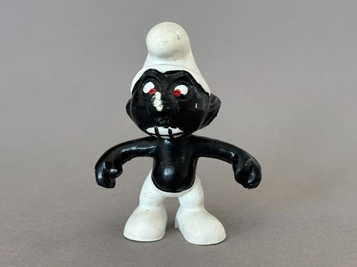 20007 angry smurf schleich - angry,