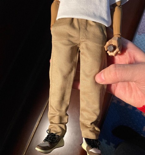 Scale khaki straight - 1/6,