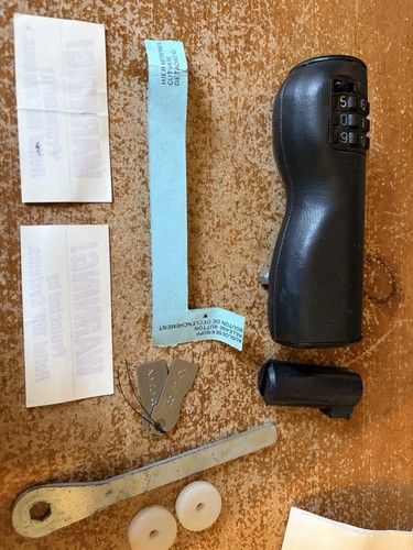 Hettle handbrake lock - lock, rare