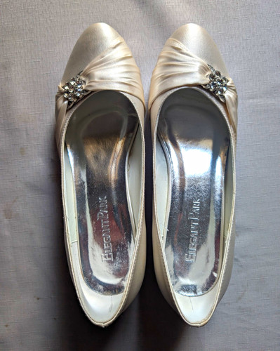 Elegant park ivory satin court - ivory,