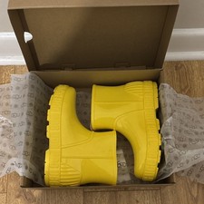 Women's Ugg Drizlita Yellow Boots Ankle Wellies Size 6 UK