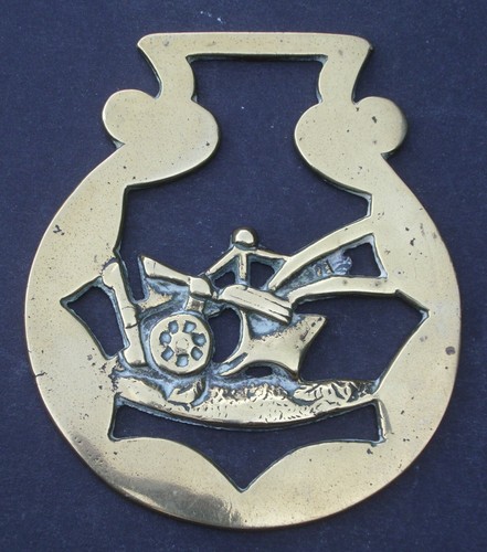Cast horse brass plough free - brass:,
