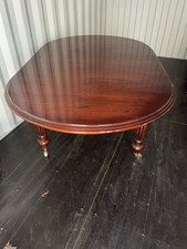 Quality Victorian 8/10 seaterReproduction Extending Table With 2 Extra Leaves