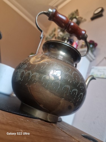 Vtg brass kettle - kettle, hinged