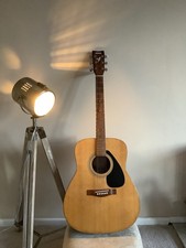 Yamaha F 310 Acoustic Guitar 6 String Right Handed In Very Good Condition 