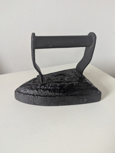 Vintage cast iron flat - cast,