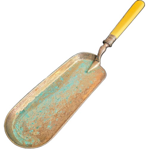 Crumb scoop trowel - crumb, scoop/crumb