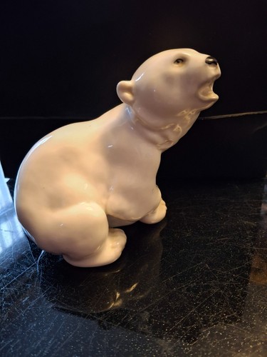 Wade polar bear figurines - polar,